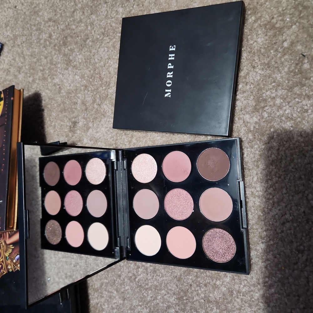 Morphe 9 color pallet